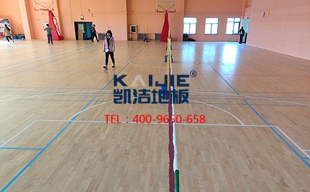 體育運(yùn)動木地板被水泡，及時止損很重要-籃球地板