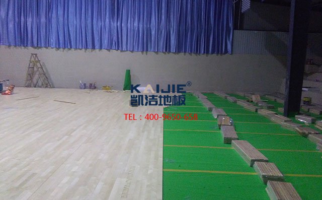 體育館木地板這樣防腐防潮，很管用——?jiǎng)P潔地板