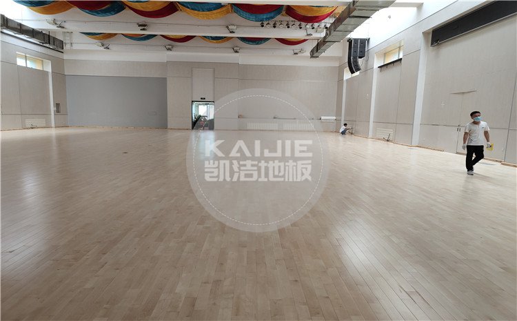 北京回龍觀育新學(xué)?；@球館木地板項(xiàng)目