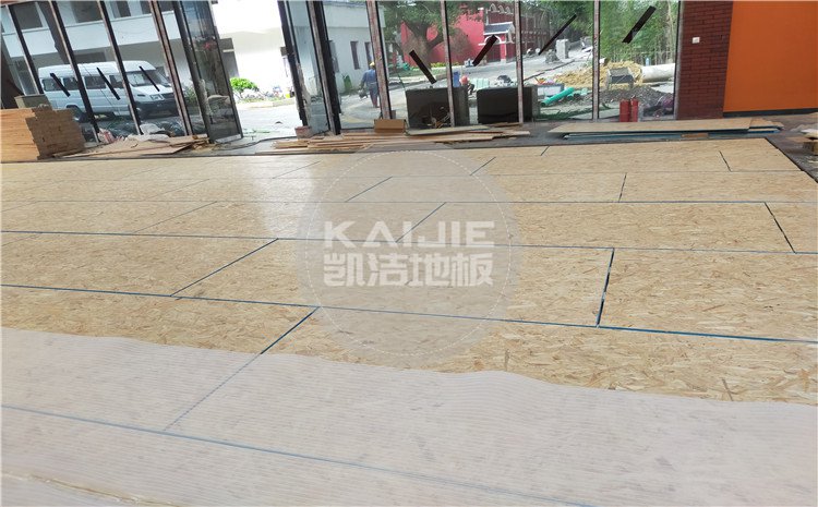 廣州天河區(qū)長大公路培訓學校籃球館木地板項目案例-凱潔籃球地板