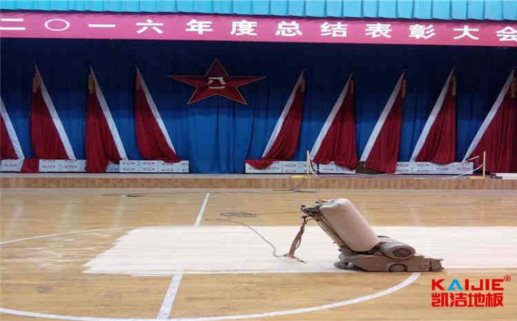 學(xué)校體育木地板場(chǎng)地驗(yàn)收標(biāo)準(zhǔn)是什么（商丘體育館運(yùn)動(dòng)木地板規(guī)格）